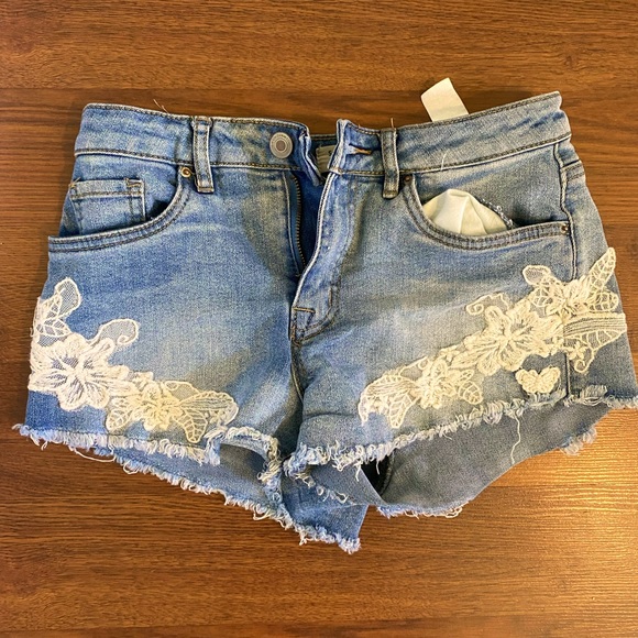 Lace shorts - Picture 1 of 4